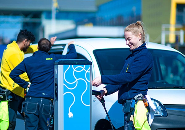 Ziad Hani, Joakim Löfgren och Ebba Leijon – IKEA Jönköpings första serviceteam